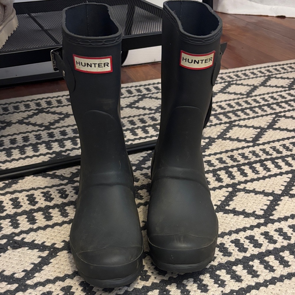 Hunter Matte Black Short Rain Boots with Logo Plaque